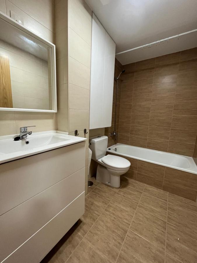 Apartamento Con Terraza,2 Min De La Playa, Арес Екстериор снимка