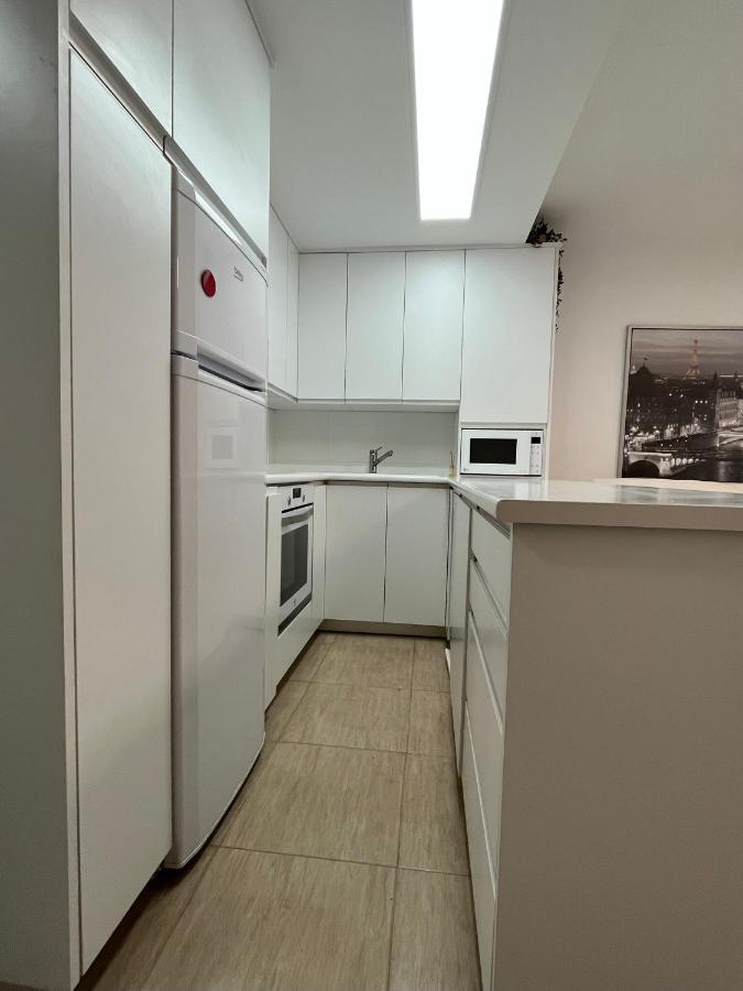 Apartamento Con Terraza,2 Min De La Playa, Арес Екстериор снимка